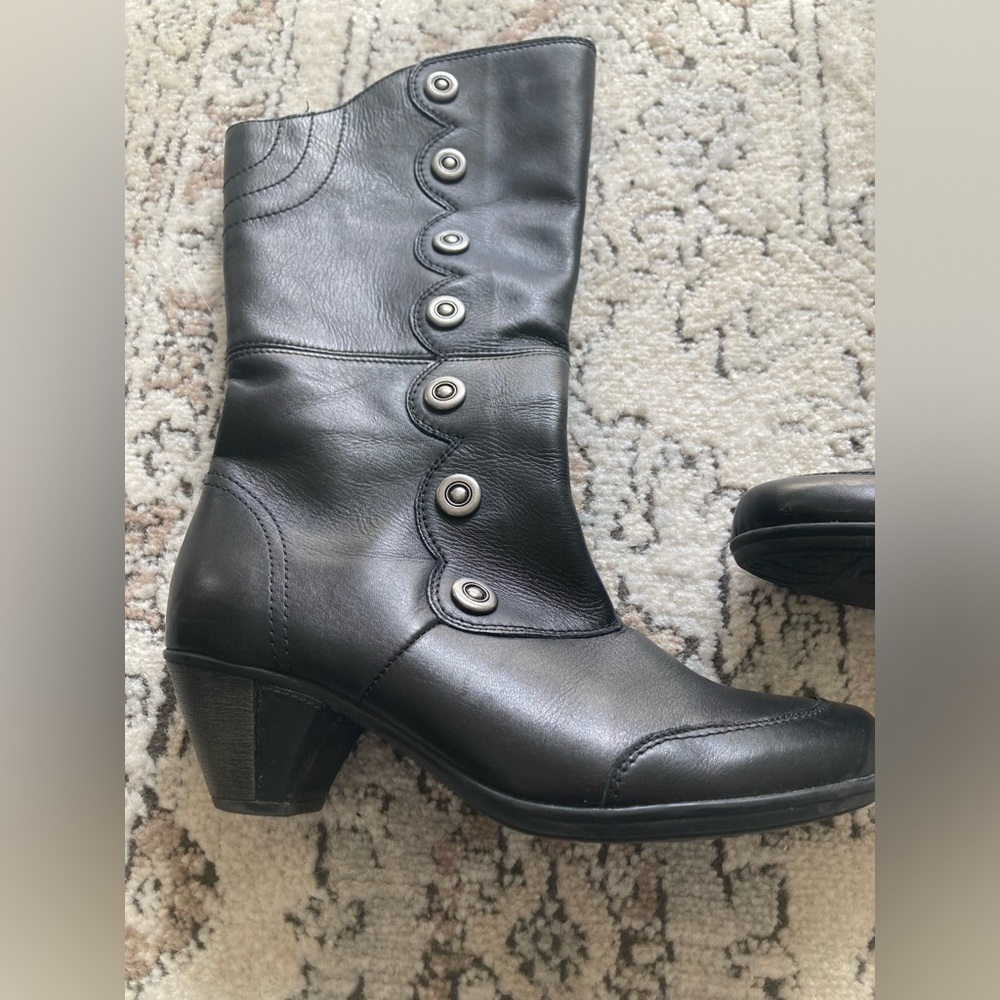 Remonte Black Leather 7.5 Button-Up Boots. Item # 4978 - Picture 4 of 13